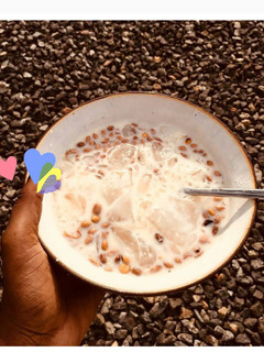 A picture of Garri & groundnut combo.