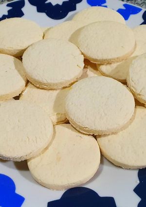 Una foto de Alfajores de maizena sin gluten (tapitas)