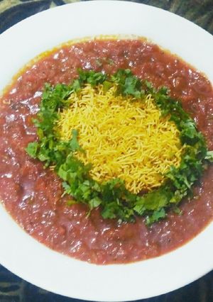 A picture of Sev tomato sabji.