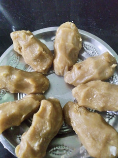 கோதுமை மாவு இனிப்பு கொழுக்கட்டை (Wheat flour sweet modak) செய்முறை முக்கிய புகைப்படம்