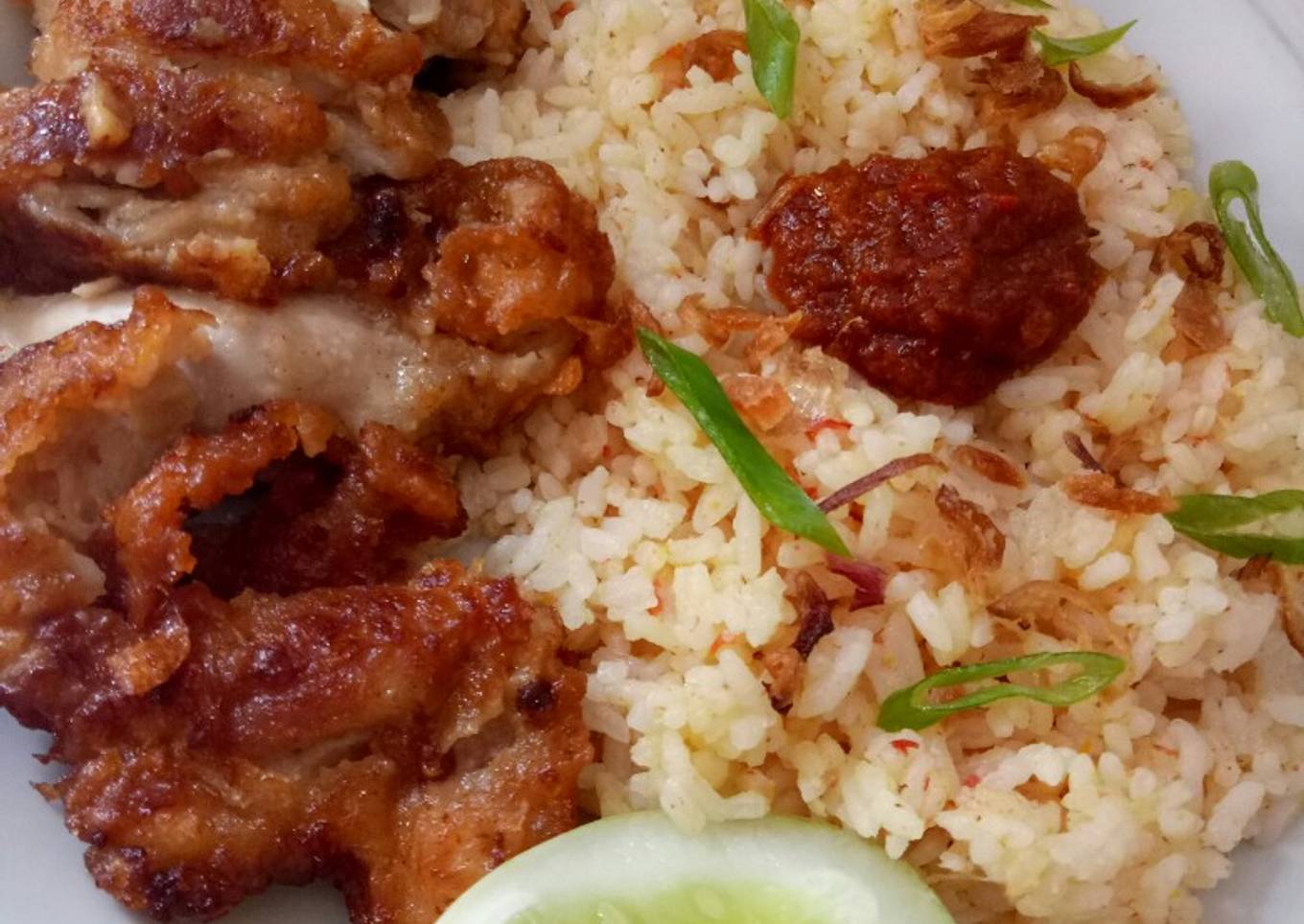 Nasi Tomat rice cooker + Ayam Goreng Bawang Putih