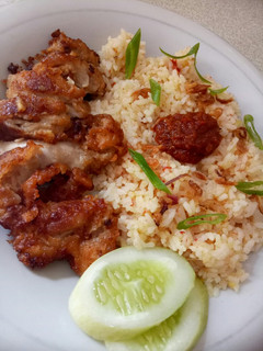 Foto resep Nasi Tomat rice cooker + Ayam Goreng Bawang Putih