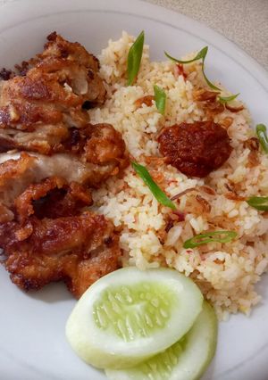 Foto resep Nasi Tomat rice cooker + Ayam Goreng Bawang Putih