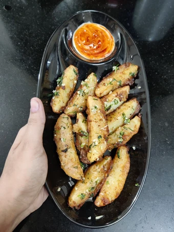 Easy Steps to Make Garlic Potato Wedges which So Delicious