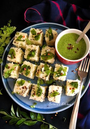 A picture of Rava Dhokla.