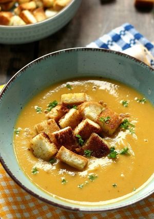 Sárgarépás csicseriborsókrémleves recept fotója