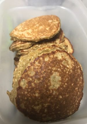 A picture of Healthy Hearty Pancakes.