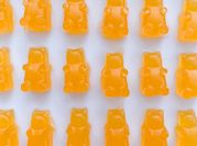 Una foto de gomitas de gelatina sin azucar