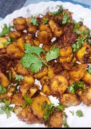 चटपटी केले की सब्जी (Banana Sabji Recipe In Hindi) रेसिपी मुख्य फोटो