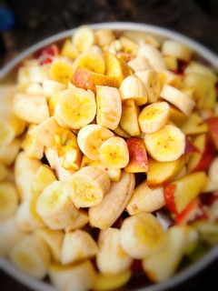 फ्रूट चाट (Fruit Chaat Recipe In Hindi) रेसिपी मुख्य फोटो
