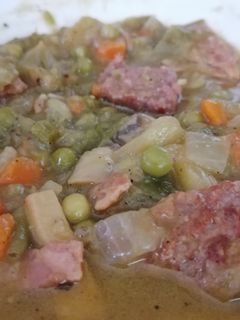 Una foto de Judías castigadas con toque de carne