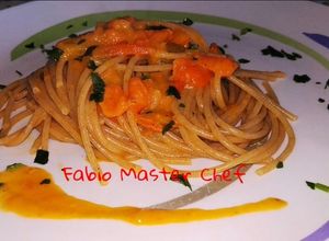 Foto di Spaghetti Integrali con Crema e Filetti di Peperoni alla Vodka