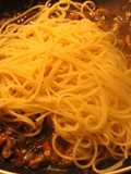 Spaguettinis a la satanezca, para atenuar el ragú (hambre)