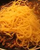 Spaguettinis a la satanezca, para atenuar el ragú (hambre)