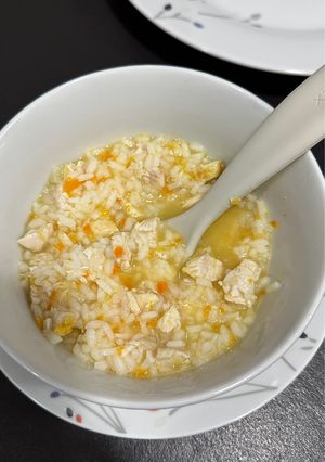 Una foto de Sopa de arroz y pollo (BLW)