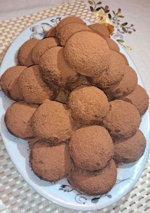 صورة لوصفة حلوة الزمن الجميل كريات الشوكولاتة تذوب في الفم