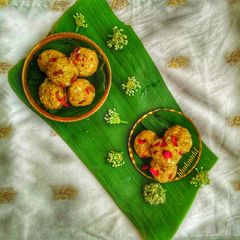 A picture of Makhana Ladoo.