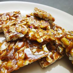 A picture of Gulab Peanut Chikki.
