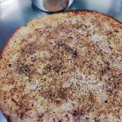 A picture of Onion podi uthappam .