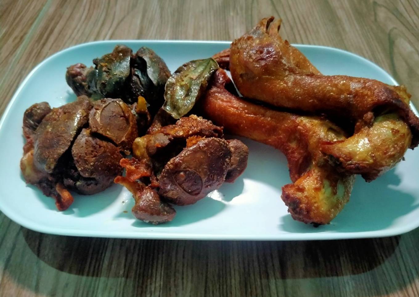 Ati dan kepala ayam goreng