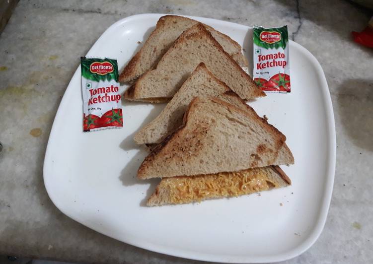 How to Cook Appetizing Bhujia Sandwitch