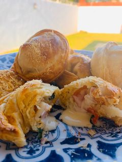 Una foto de Empanaditas Caprese