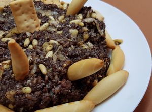 Foto principal de Revuelto de Morcilla con Manzanas y Piñones