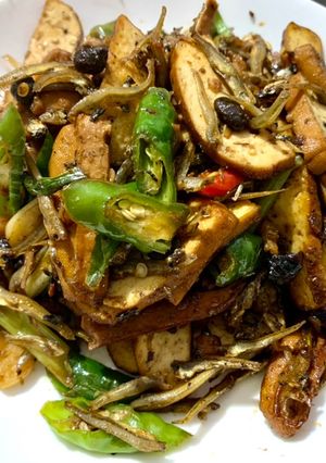 辣炒小魚乾豆干 的食譜成品照片