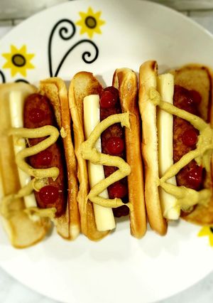 A picture of Yumm vegg hot dogs.