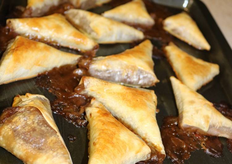 Simple Way to Make Quick Baked steak and kidney samoosas