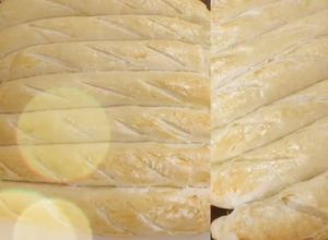 Una foto de Pan casero (tipo baguette) 🥖 súper fácil y con pocos ingredientes