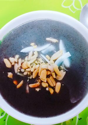 Hình của món Chè mè đen.