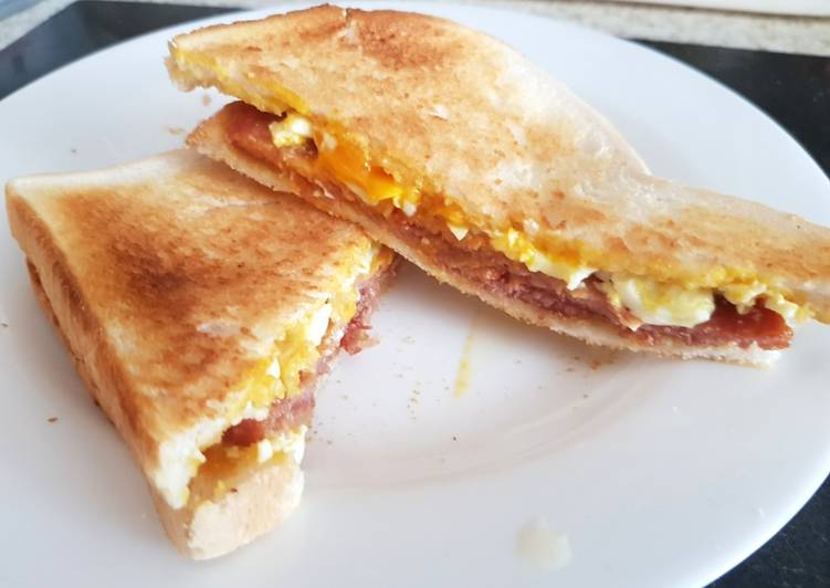 My Grilled Chopped Pork and poached egg toasted Sandwich đ