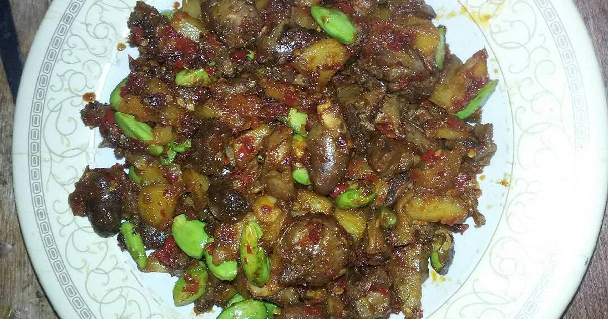 Resep Sambal goreng kentang,ati ampela tambah petae oleh Murfa Nur Hafiz - Cookpad