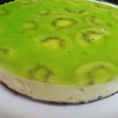 A picture of Kiwi cheese cake.
