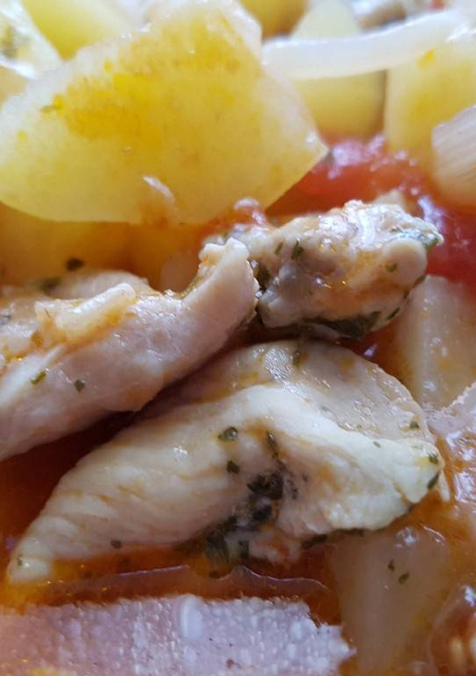 Una foto de Guiso de Pollo con Patatas😋🍴
