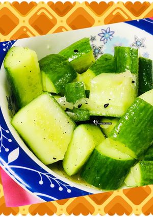A picture of Chinese cucumber salad.