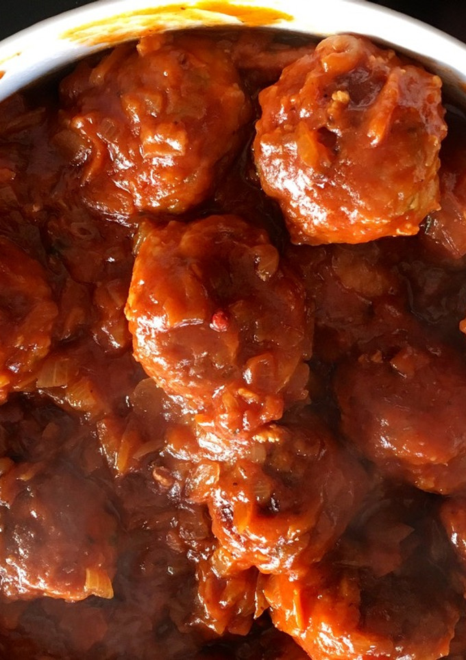 Una foto de Albóndigas con tomate🍛