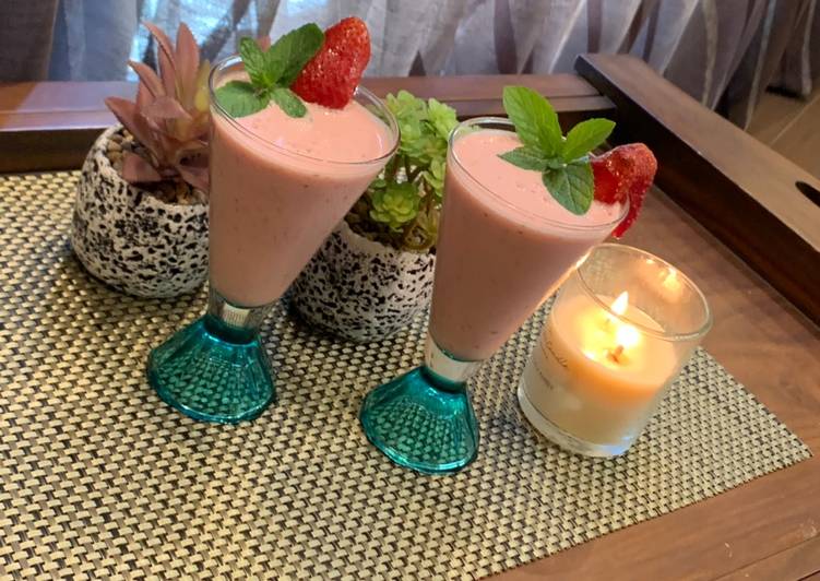 Simple Way to Make Speedy Strawberry milkshake