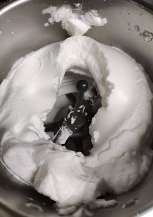 Una foto de Montar claras con Thermomix