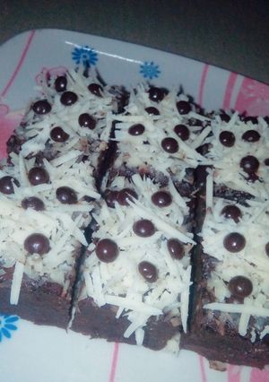 Foto resep Brownies Kukus Topping Keju Chocochip