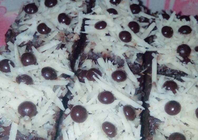 Brownies Kukus Topping Keju Chocochip
