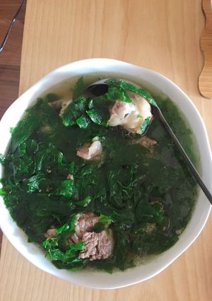 Hình của món Canh rau ngót nấu sườn và móng giò.