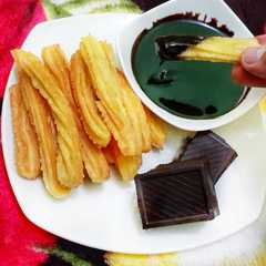 Churros Saos Coklat রেসিপির প্রধান ছবি