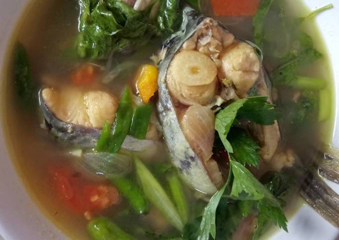 Bagaimana Membuat Pindang ikan patin bumbu iris yang Enak