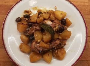 Foto di Coniglio con patate e olive taggiasche