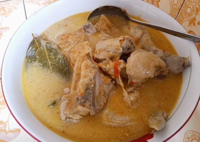 Opor Ayam Tahu