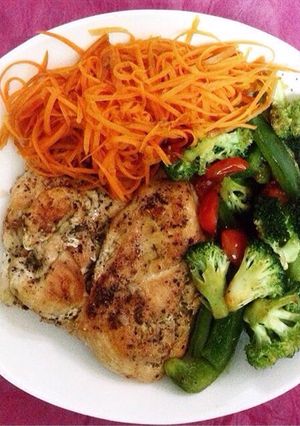 A picture of Grilled Herb Chicken with Vegetables.