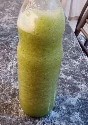 Una foto de Limonada menta jengibre y pepino