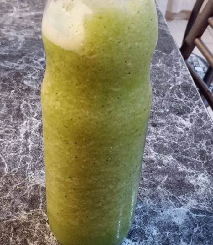 Una foto de Limonada menta jengibre y pepino